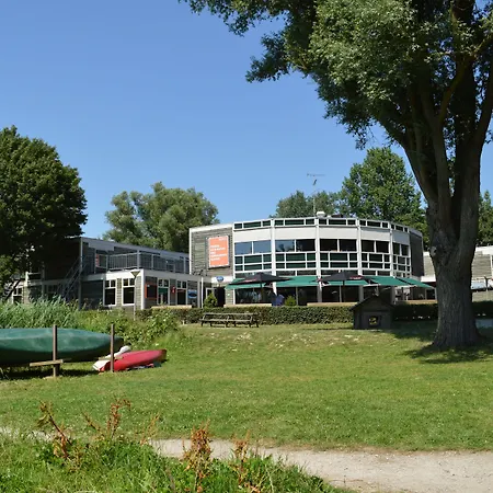 Stayokay - Nationaal Park De Biesbosch Хостел Дордрехт