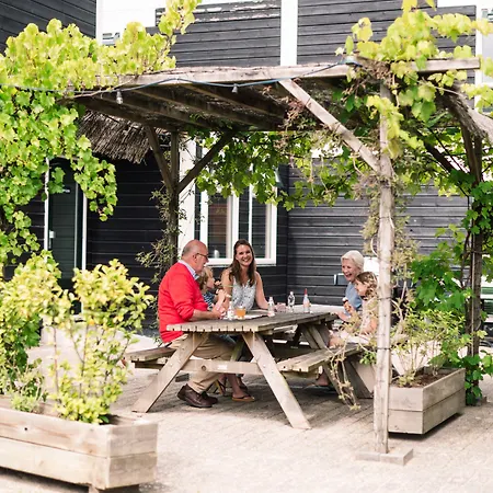 Stayokay - Nationaal Park De Biesbosch Хостел Дордрехт