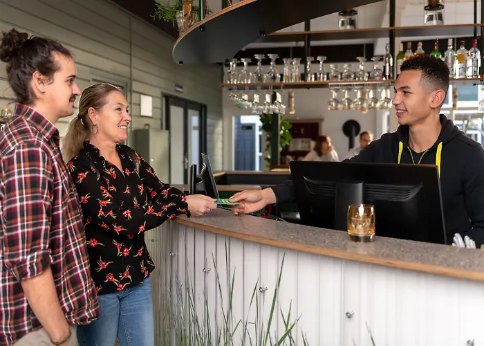Stayokay - Nationaal Park De Biesbosch Хостел